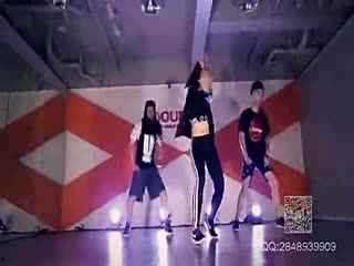 男舞简单成人舞蹈视频,轻松掌握简单成人舞蹈魅力