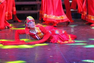 庆八一成人舞蹈视频,舞动青春，共筑中国梦