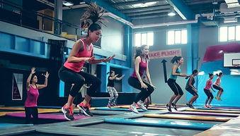 成人塑型蹦床视频,轻松塑形，快乐健身新体验